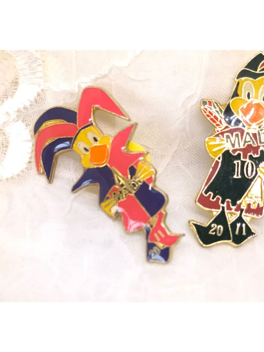 5 Madi 2011  ~ Massachusetts Destination Imagination Enamel Pins - Royal Designs - Picture 4 of 10